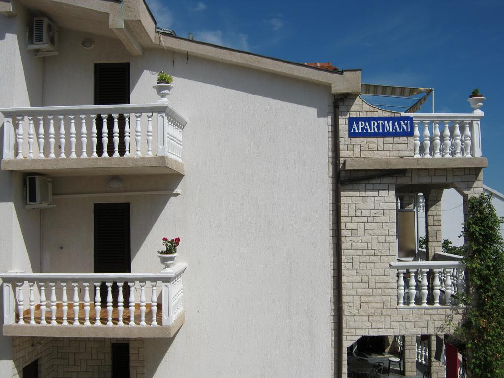 Apartments Nestor Трибунь Екстер'єр фото
